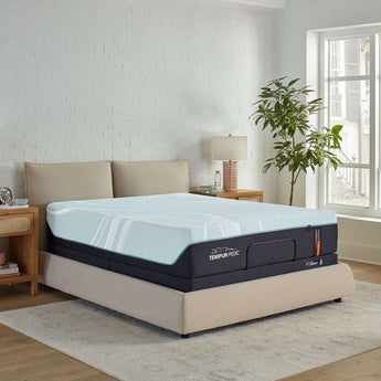 Tempur - Pedic LuxeAdapt Firm Mattress by Tempurpedic Queen